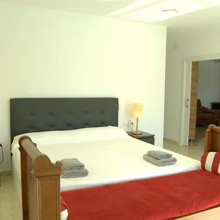 Paraiso, Exclusiva, Todas Comodidades 지로나